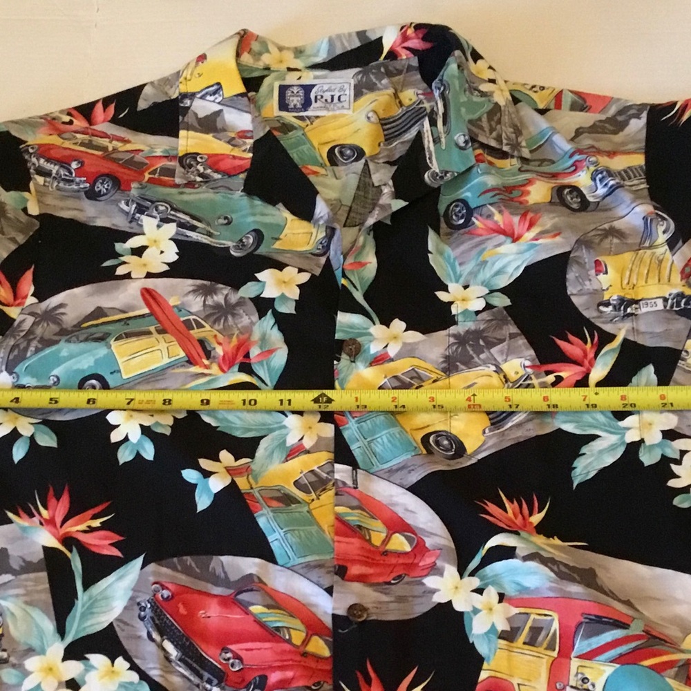 Men's Black Hawaiian Car-Print Short Sleeve Button-Down Shirt - Picture 12 of 13